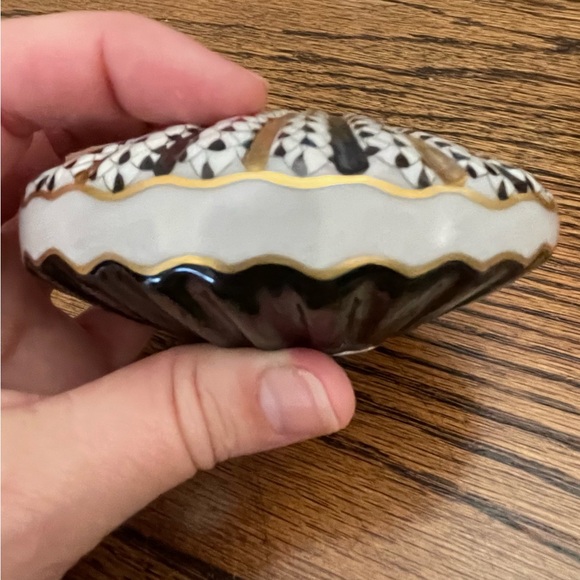 Herend Scallop - Picture 7 of 7